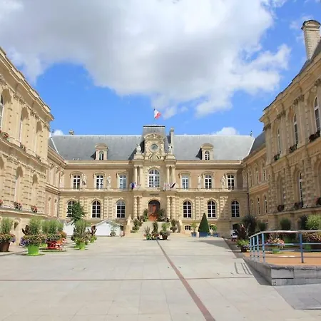 Apartment Luxueux 3ch - De Amiens